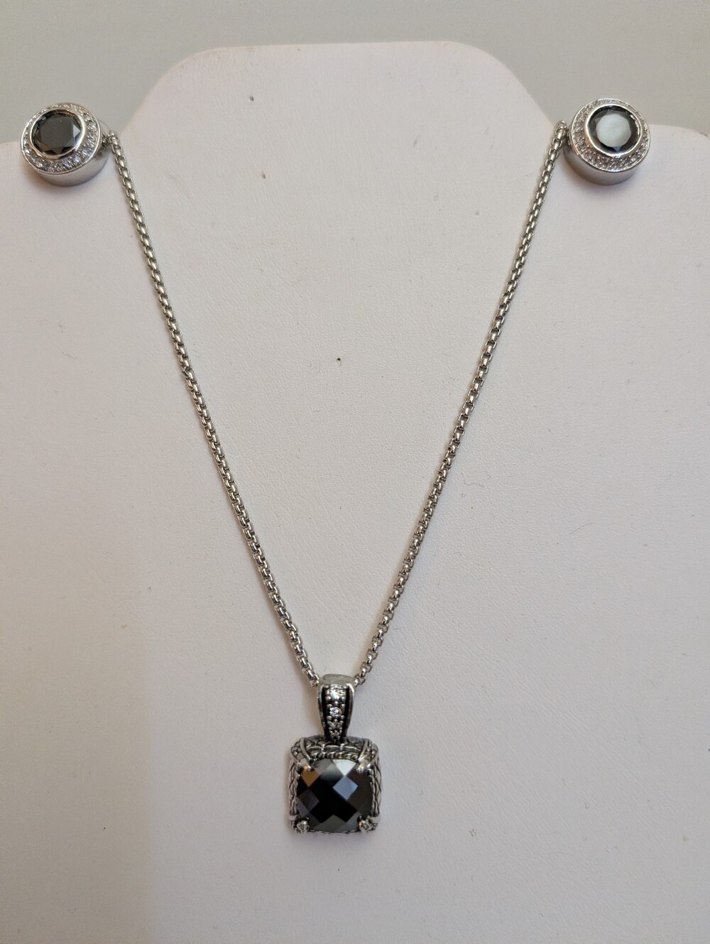 Silver Black Stone Pendant Necklace & Earrings